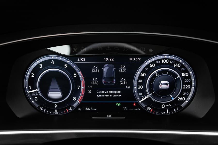 Панель приборов Volkswagen Tiguan 2016 года  (CIS) (фото 2 из 40)